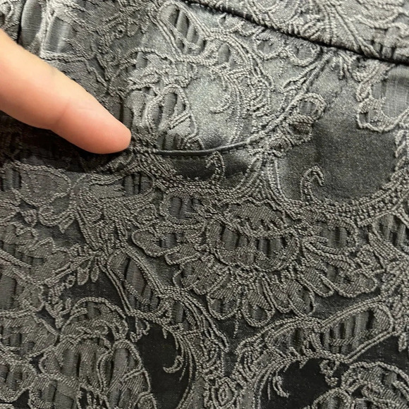 Gray floral design pants, size XS. - Picture 7 of 8